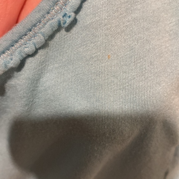 WOMEN’S LARGE LIGHT BLUE SHORT SLEEVE T-SHIRT WITH SCOOP NECK AND CAP SLEEVES - Picture 6 of 6